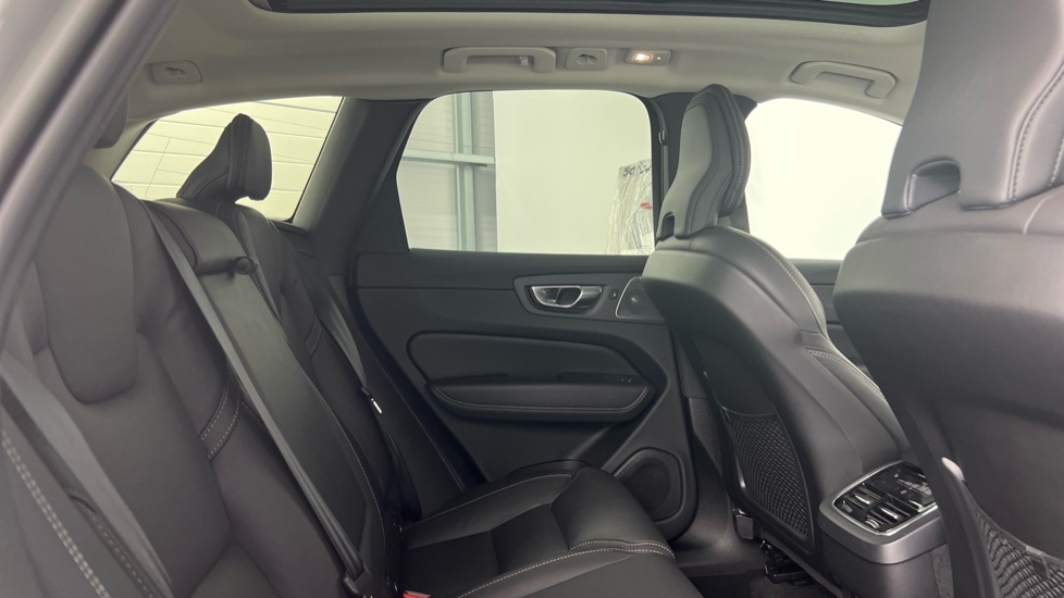 Volvo XC60 Ultimate, B5 Awd Mild Hybrid, Dark FX72LFO Silver #6