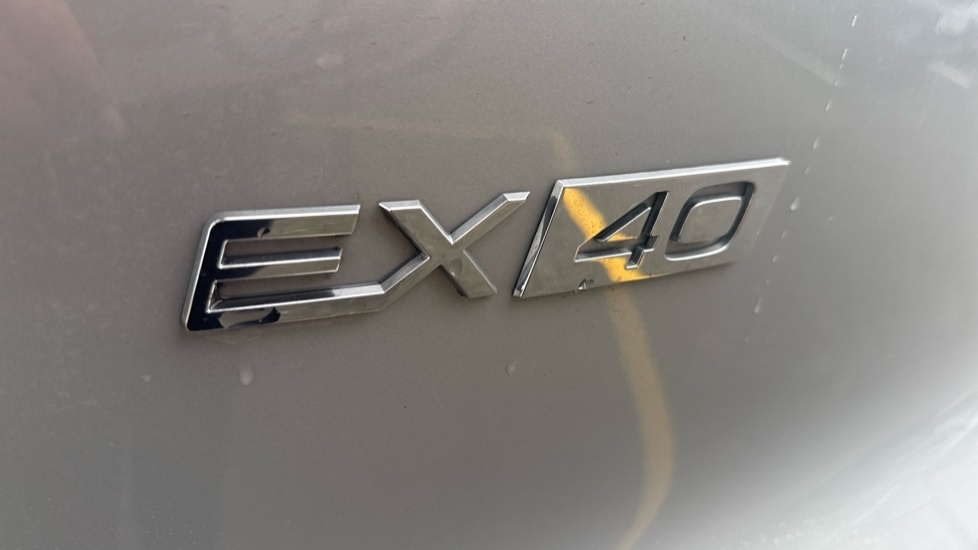 Volvo EX40 Plus Single Motor Extended Range White #21