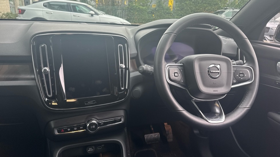 Volvo EX40 Plus Single Motor Extended Range White #24