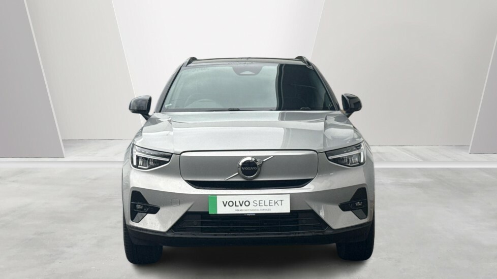 Volvo EX40 Plus Single Motor Extended Range White #8