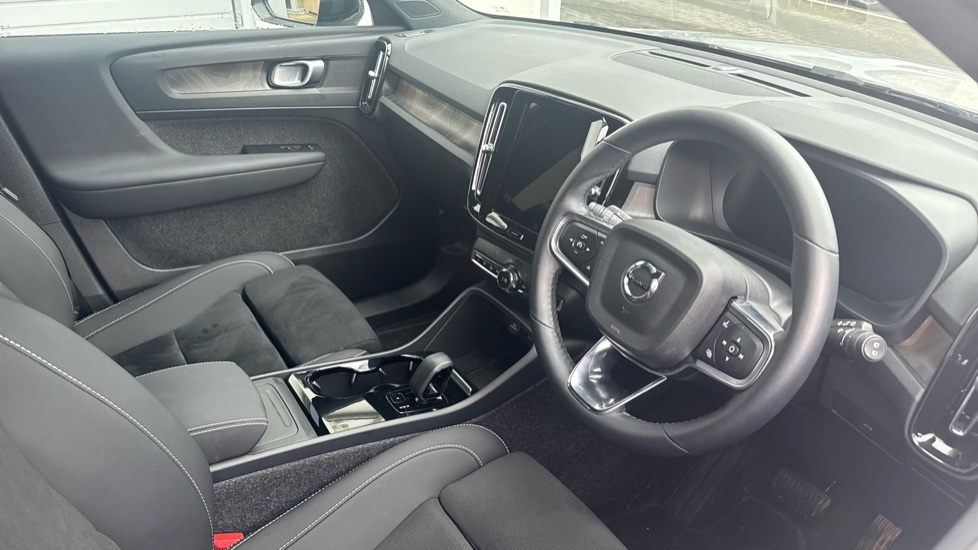 Volvo EX40 Plus, Single Motor Extended Range, Silver #4