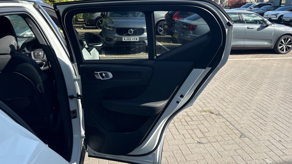 Volvo EX40 Black Edition Ultra, Single Motor Extended Range, Blue #29