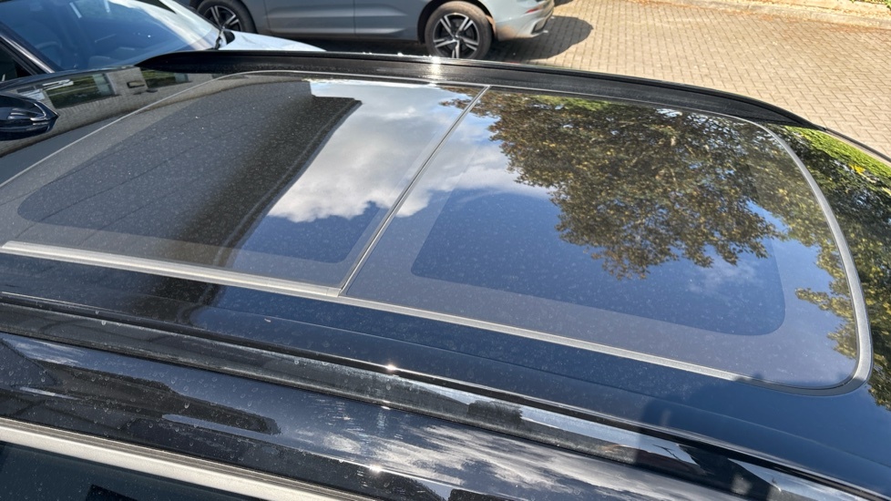 Volvo EX40 Black Edition Ultra, Single Motor Extended Range, Blue #44