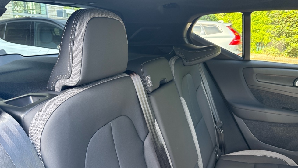 Volvo EX40 Black Edition Ultra, Single Motor Extended Range, Blue #31