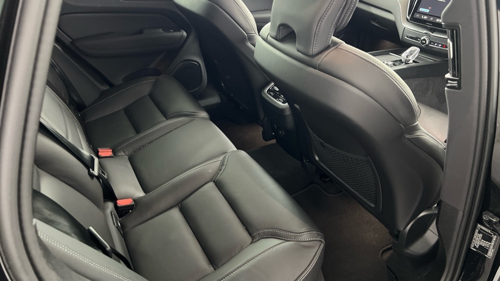 Volvo XC60 Black Edition Ultra, B5 Awd Mild Hybrid, Black #6