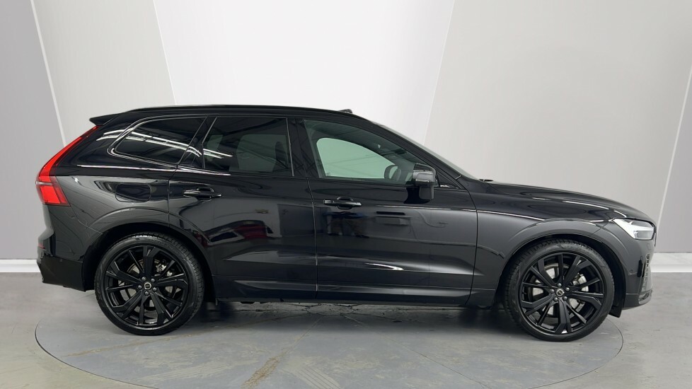 Volvo XC60 Black Edition Ultra, B5 Awd Mild Hybrid, Black #3