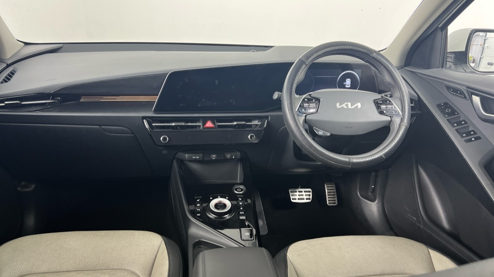 Kia e-Niro 150Kw 4 65Kwh FT22DXG White #6