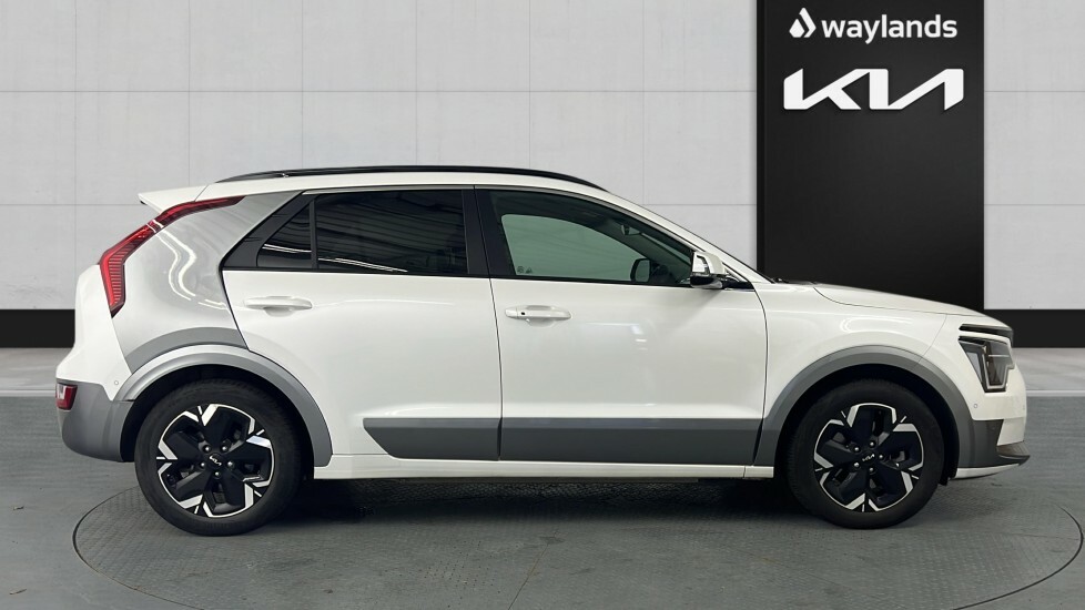 Kia e-Niro 150Kw 4 65Kwh FT22DXG White #4