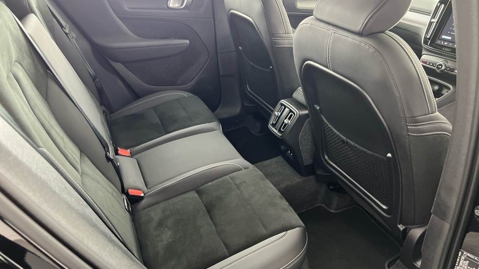 Volvo XC40 Plus, B4 Mild Hybrid, Dark Black #6