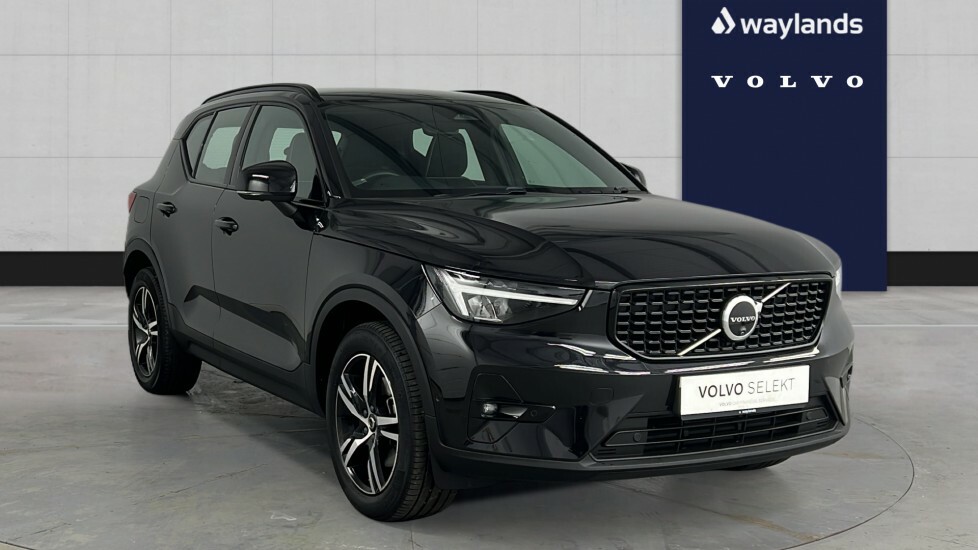 Volvo XC40 Plus, B4 Mild Hybrid, Dark Black