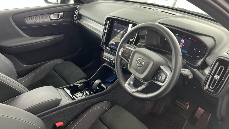 Volvo XC40 Plus, B4 Mild Hybrid, Dark Black #4