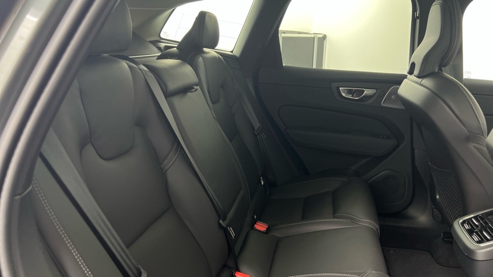 Volvo XC60 2.0 B5p Ultra Dark Awd Geartronic  #6