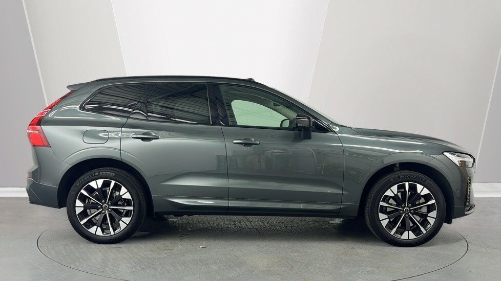 Volvo XC60 2.0 B5p Ultra Dark Awd Geartronic  #3