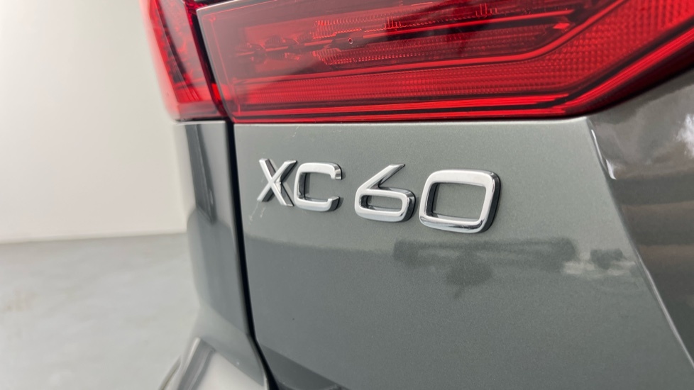 Volvo XC60 T6 Awd Phev Plus Dark Towbar, Side Steps, Harman  #35