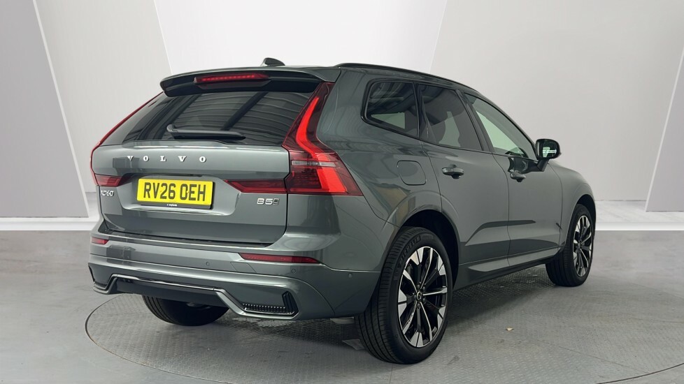 Volvo XC60 2.0 B5p Ultra Dark Awd Geartronic  #2