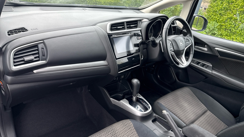 Honda Jazz Honda Jazz 1.3 I-vtec Ex Navi Hatchback MV69FSG Silver #2