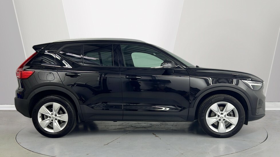 Volvo XC40 Core, B3 Mild Hybrid, Tinted Windows, Spar Black #3