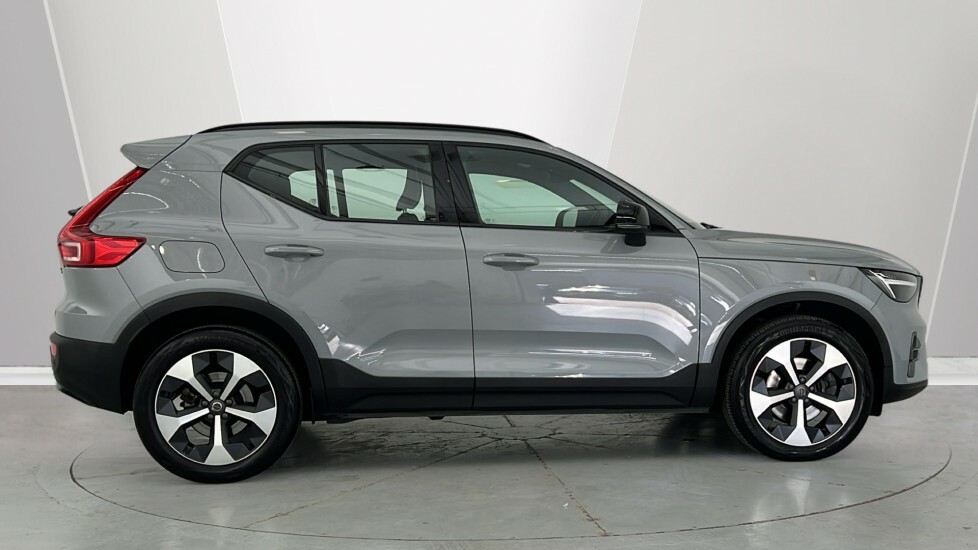 Volvo XC40 Plus, B3 Mild Hybrid, Dark YK24PWT Grey #3