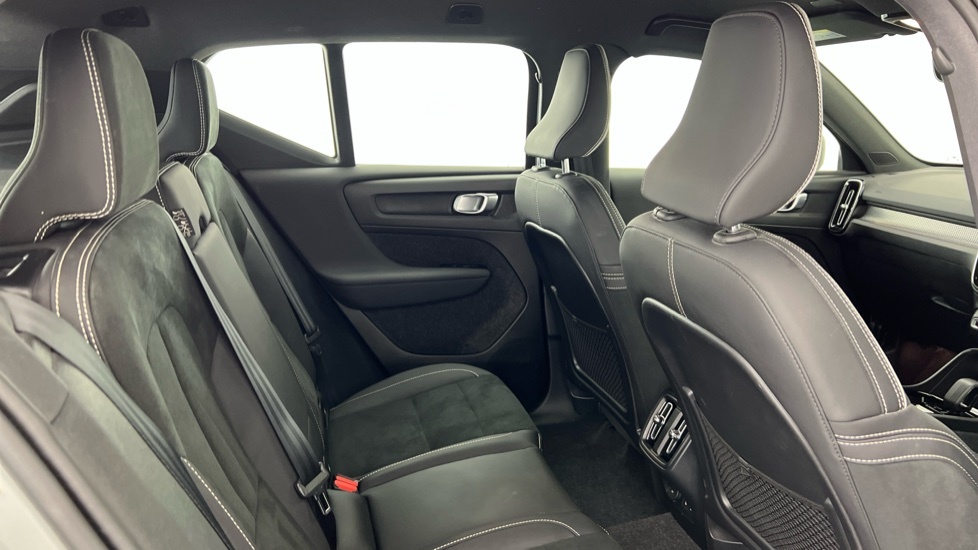 Volvo XC40 Plus, B3 Mild Hybrid, Dark YK24PWT Grey #6