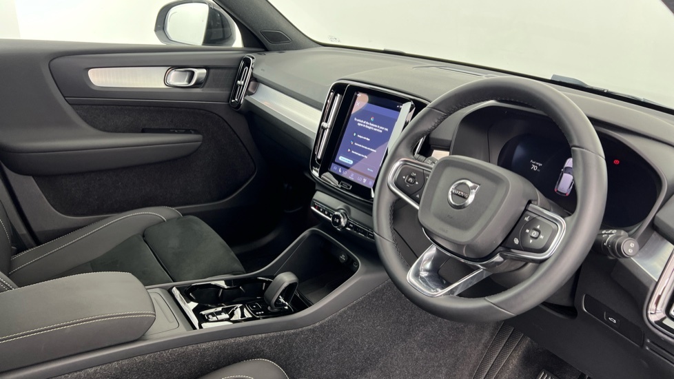 Volvo XC40 Plus, B3 Mild Hybrid, Dark RF25XBG Grey #4