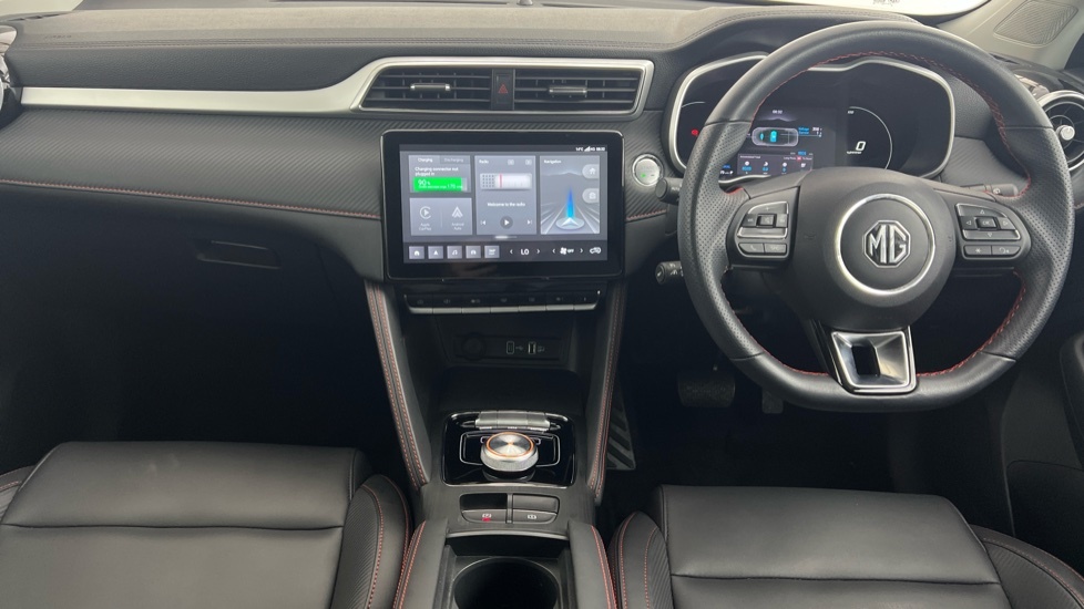 MG ZS 130Kw Trophy Connect Ev 51Kwh Black #6