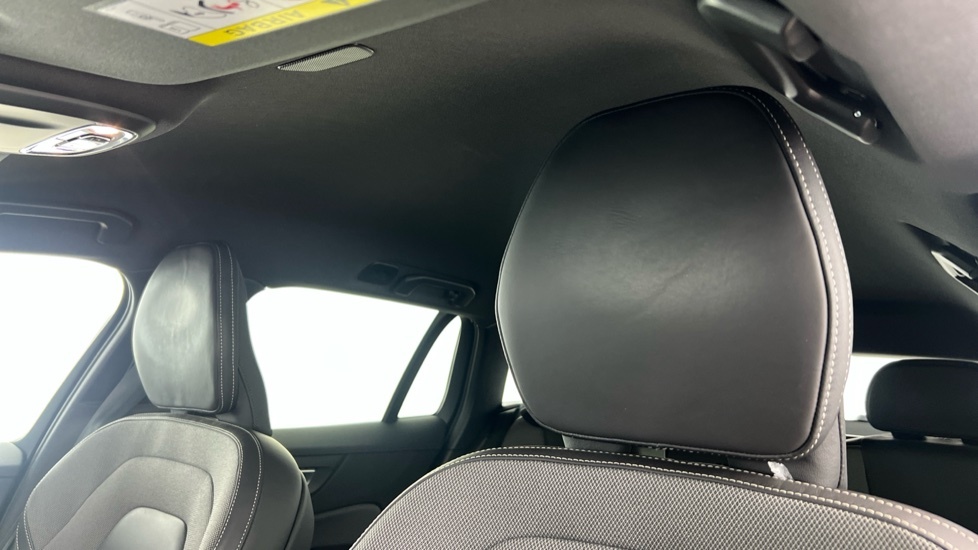 Volvo V60 B3 Momentum Mhev Black #11