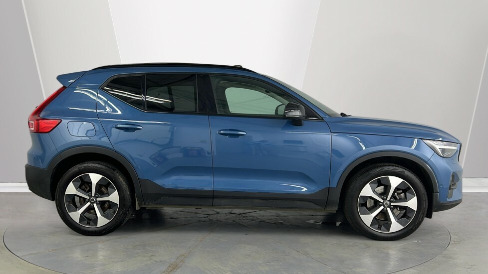 Volvo XC40 Ultimate, B4 Mild Hybrid, Dark CJ23BVT Blue #3