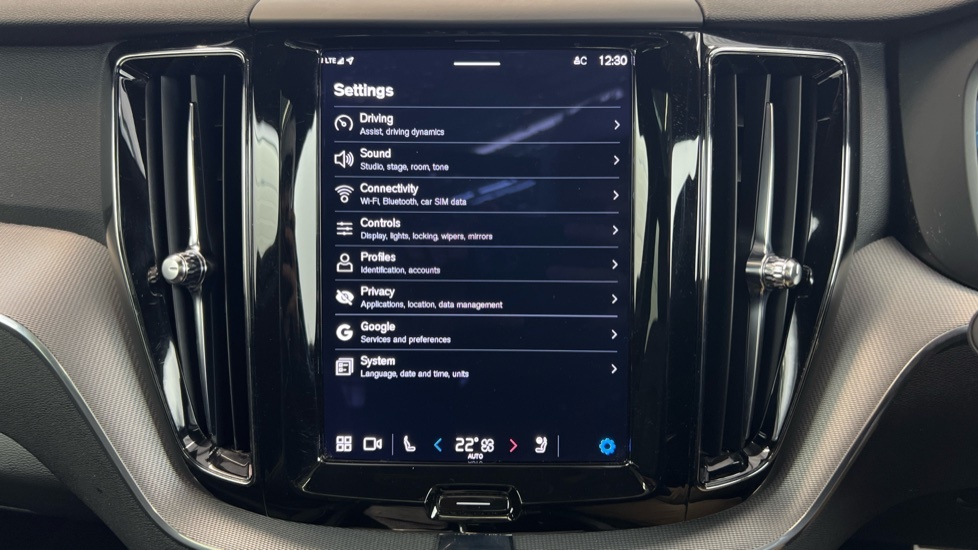 Volvo XC60 R Design Black #16