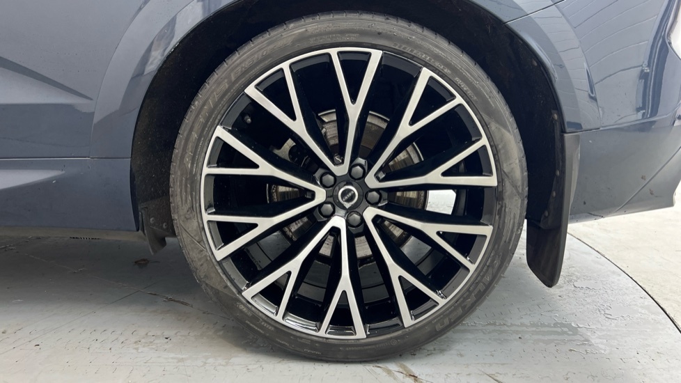 Volvo XC60 R Design Black #44