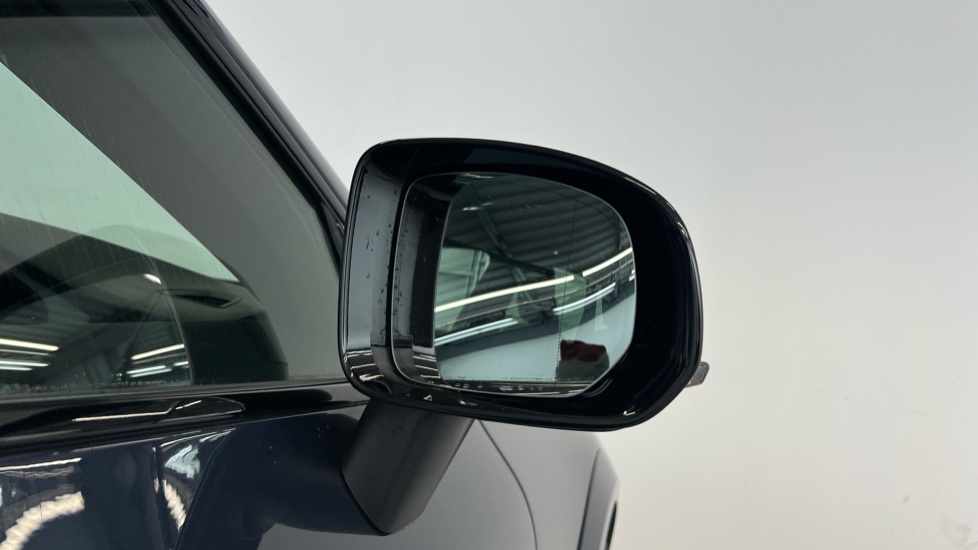 Volvo XC60 R Design Black #31