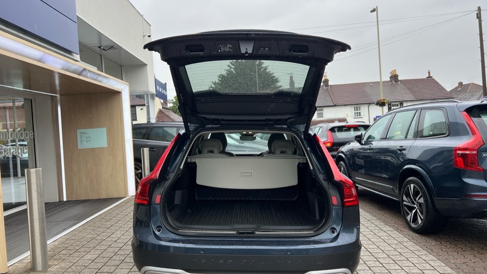Volvo V90 Cross Country 2.0 B5d Cross Country Plus Awd Blue #13