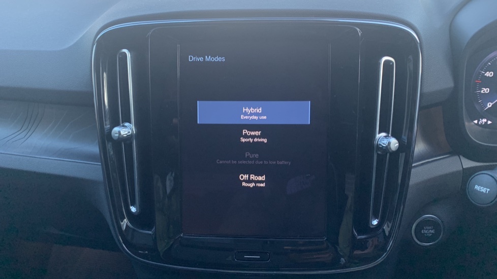 Volvo XC40 Plus, B3 Mild Hybrid, Dark 2.0 Grey #44