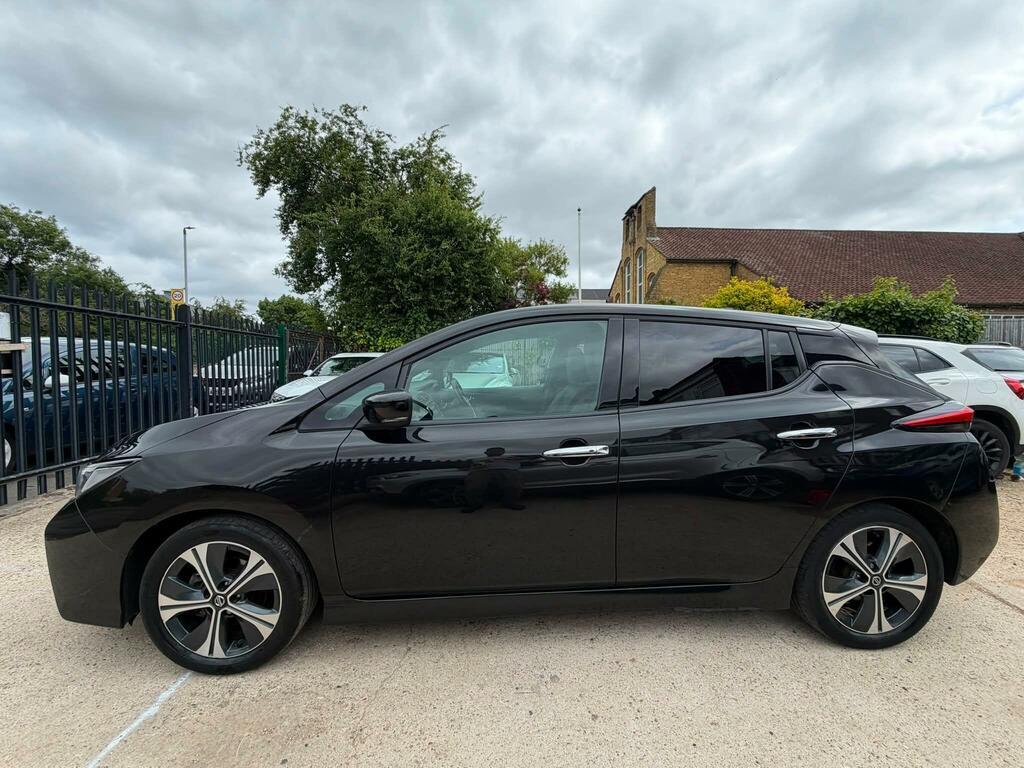 Nissan Leaf N-connecta Black #6