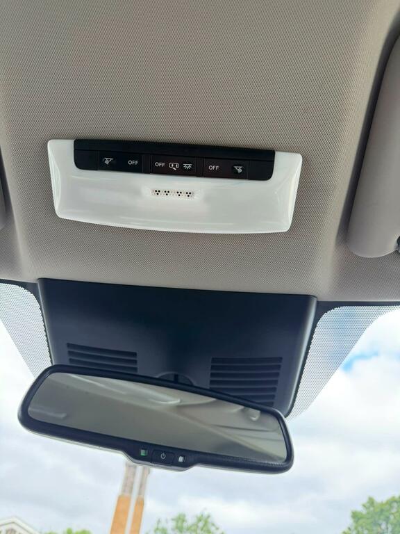 Nissan Leaf Hatchback Silver #40