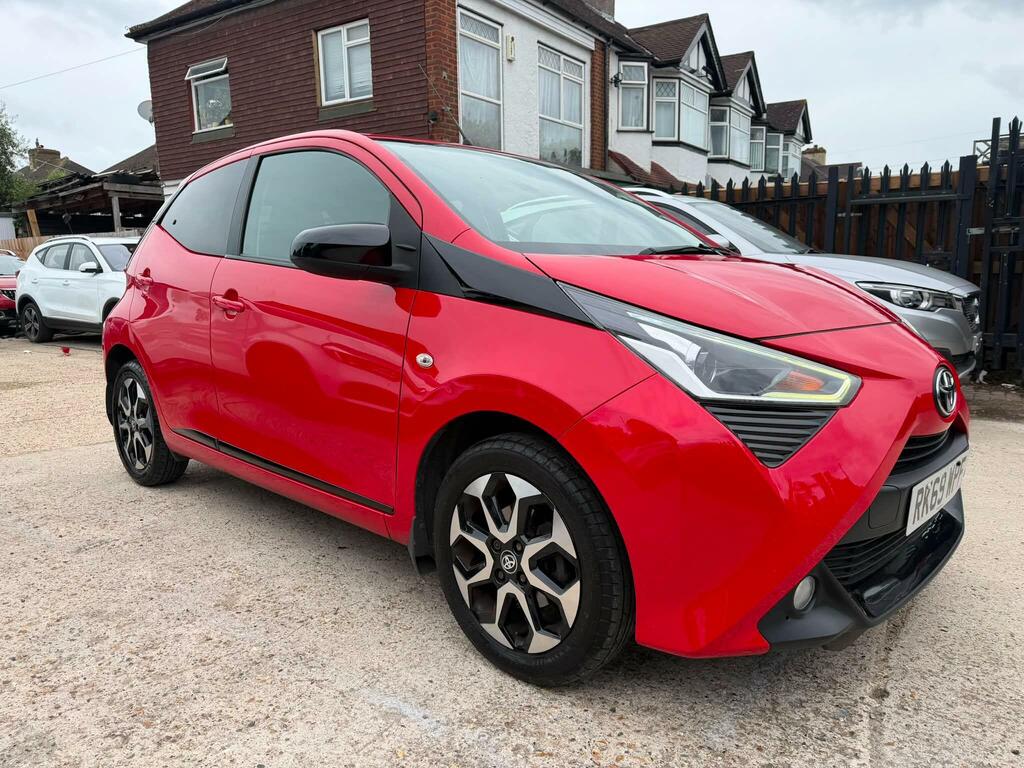 Toyota Aygo X X-trend Red #3