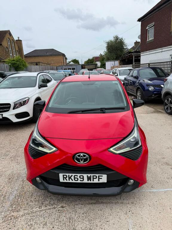 Toyota Aygo X X-trend Red #5