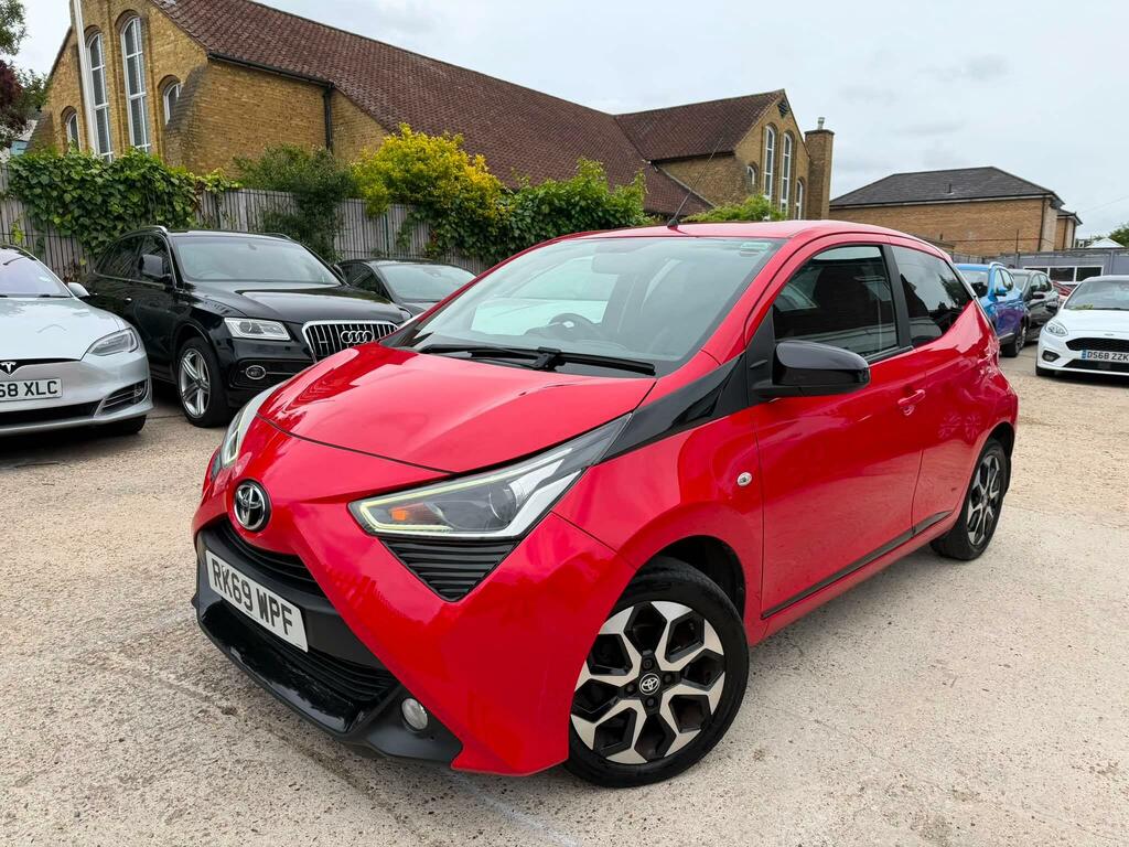 Toyota Aygo X X-trend Red #6