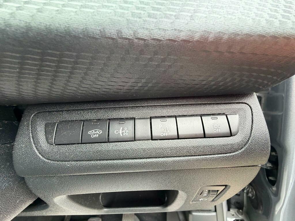 Peugeot 2008 2008 Active Puretech Ss Grey #18