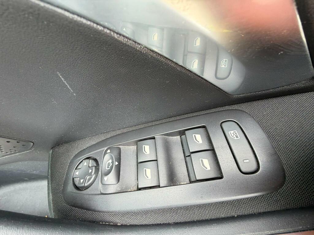 Peugeot 2008 2008 Active Puretech Ss Grey #19