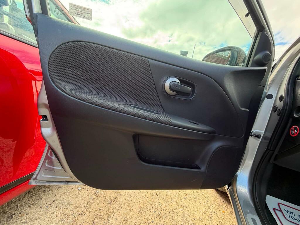 Nissan Note Hatchback 1.4 16V Visia Euro 4 200808 Beige #19
