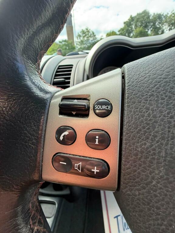 Nissan Note Hatchback 1.4 16V Visia Euro 4 200808 Beige #21