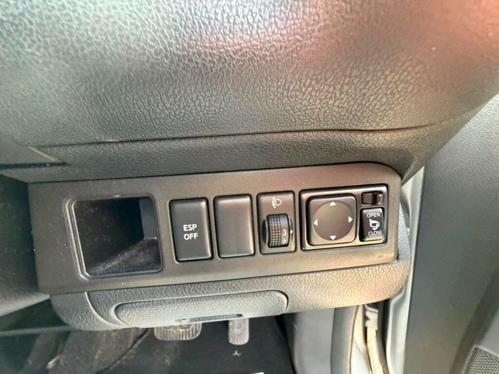 Nissan Note Hatchback 1.4 16V Visia Euro 4 200808 Beige #24