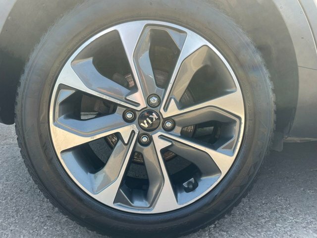 Kia Stonic 2018 1.6 Crdi First Edition Suv White #6
