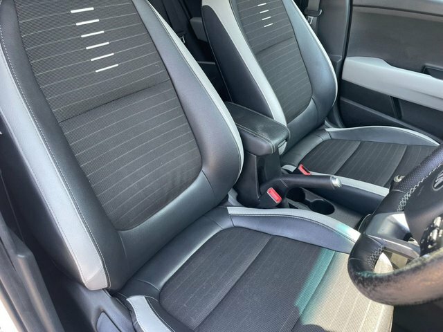 Kia Stonic 1.4 2 Isg 98 Bhp Black #10