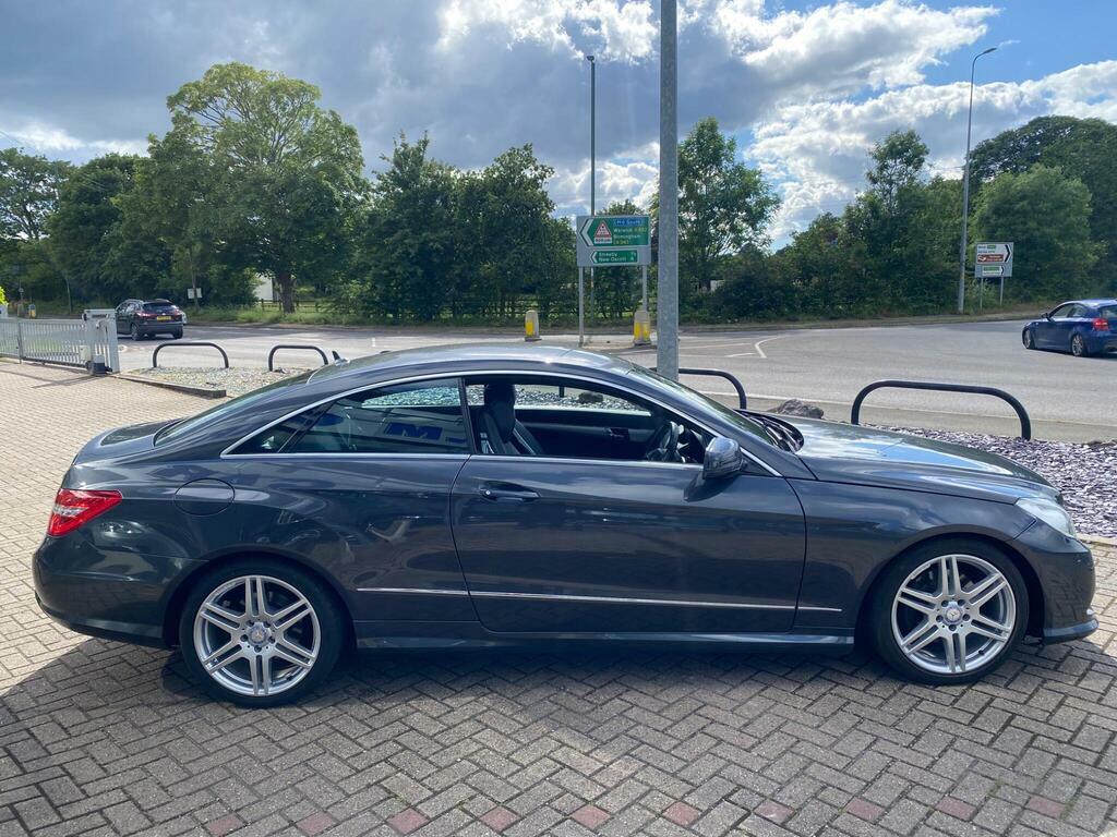 Mercedes-Benz E Class E350 Sport Cdi Blueefficiency 265 Black #4