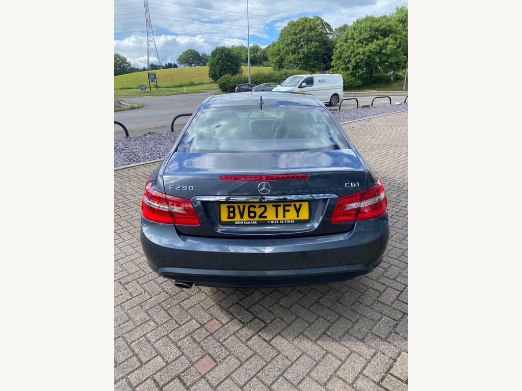 Mercedes-Benz E Class E350 Sport Cdi Blueefficiency 265 Black #2