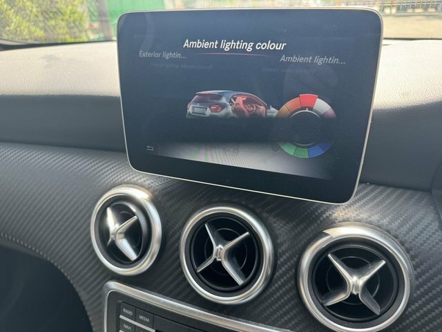 Mercedes-Benz A Class 1.6 A200 Amg Line Premium Plus Hatchback Pet GV18RNZ White #4