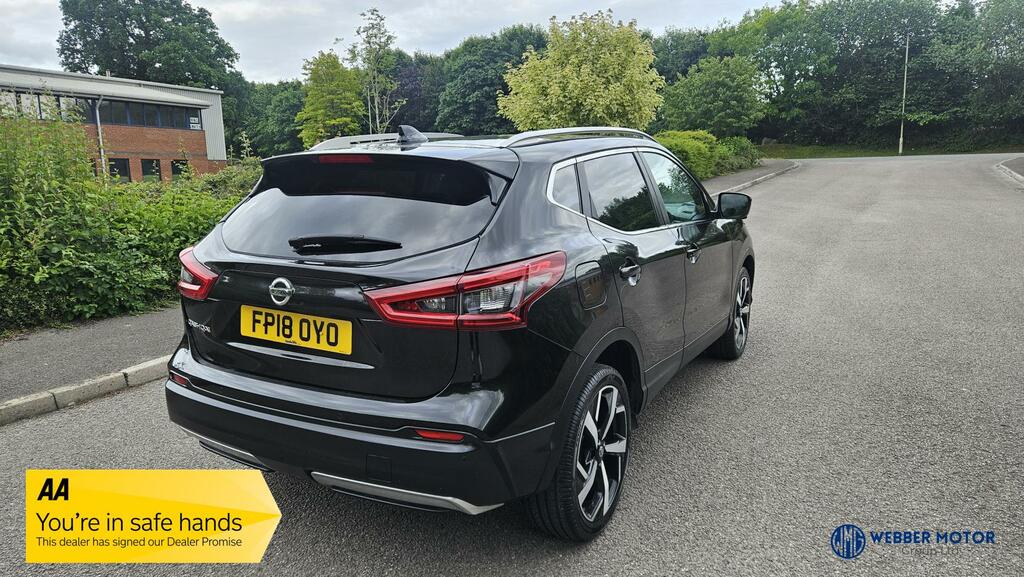 Nissan Qashqai Tekna Black #4