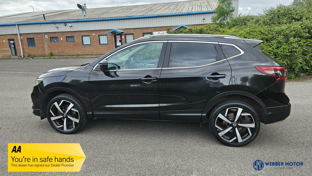 Nissan Qashqai N-connecta Dci Xtronic Red #7