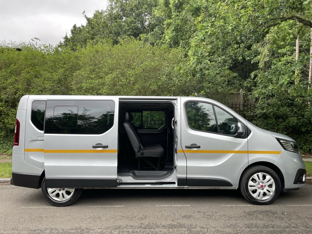 Renault Trafic 2.0 Ll30 Advance L2 H1 9 Seater Minibus Grey #5